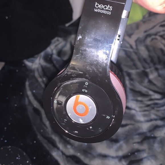 Beats by Dre solo headphones - Picture 2 of 8